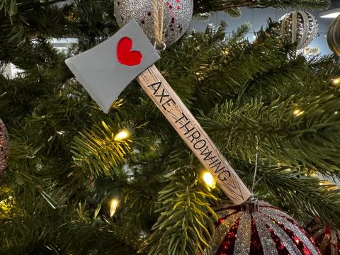 AXE THROWING ORNAMENT